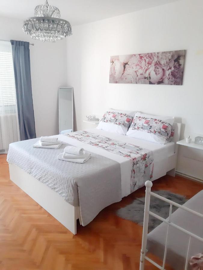 Apartments Sara Подстрана Экстерьер фото