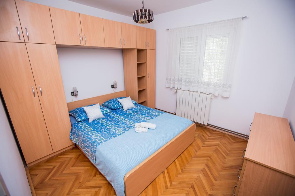 Apartments Sara Подстрана Экстерьер фото