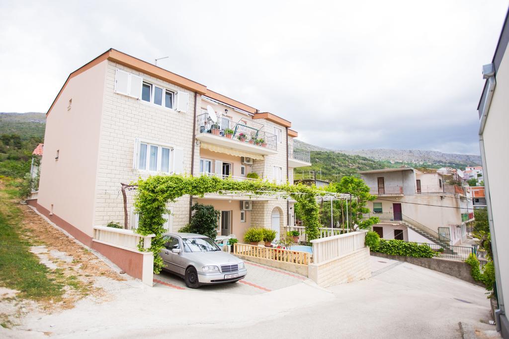 Apartments Sara Подстрана Экстерьер фото