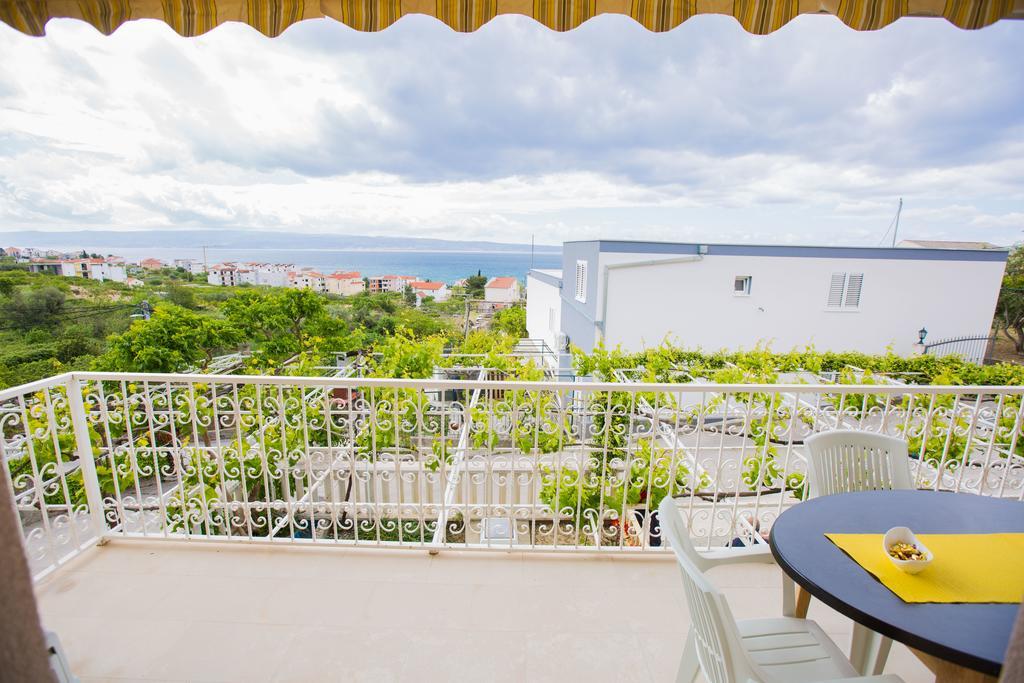 Apartments Sara Подстрана Экстерьер фото